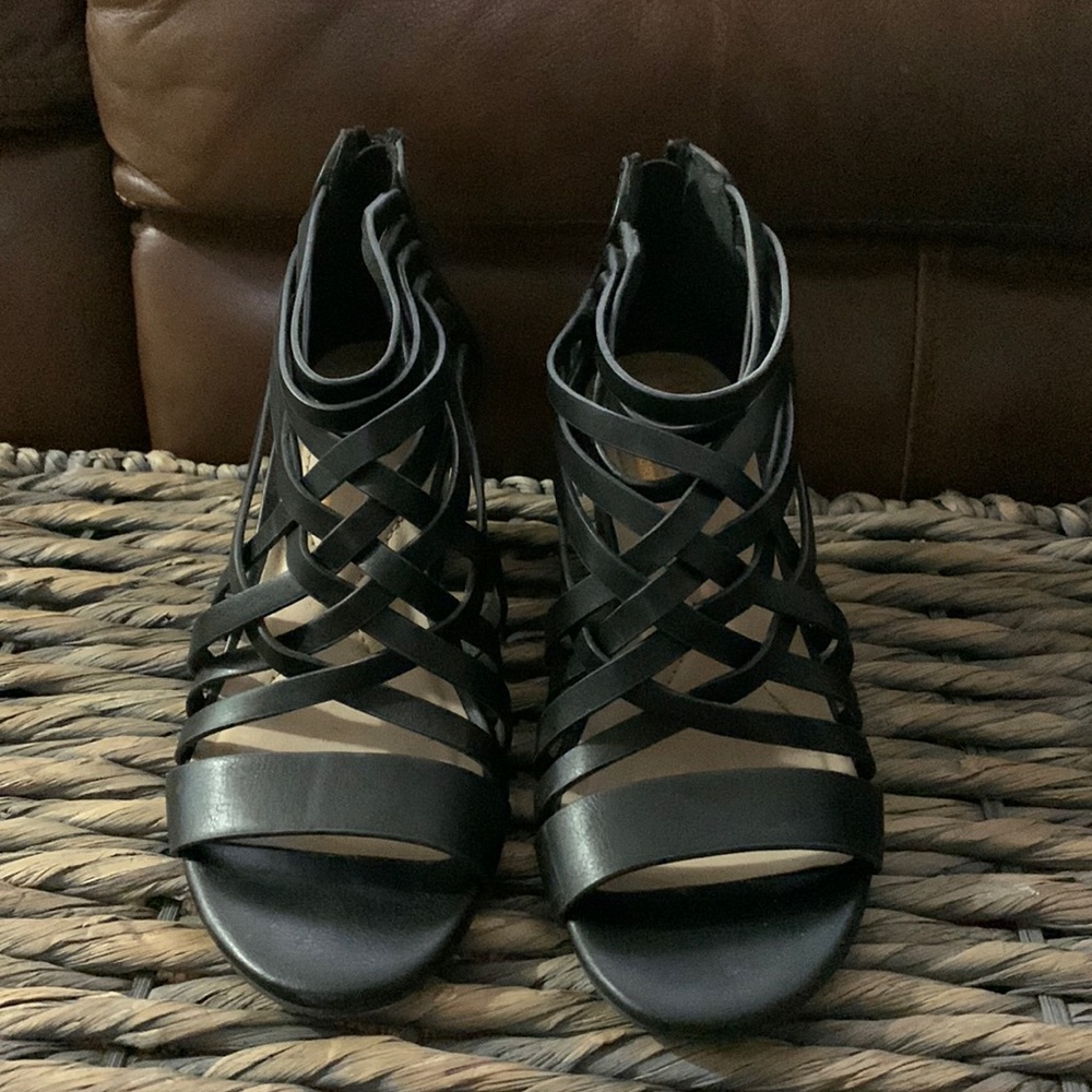 Size 6 memory foam brand wear ever Black heels